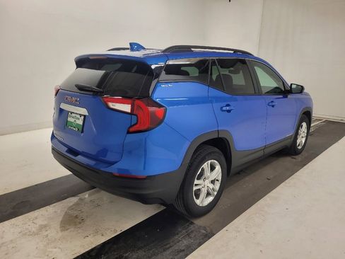 Used 2024 GMC Terrain SLE w/ Driver Convenience Package image 9