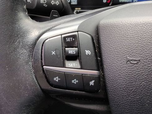 Used 2020 Ford Explorer XLT w/ Equipment Group 202A AWD/4WD image 30