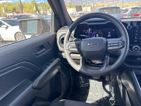 Used 2025 Chevrolet Colorado Trail Boss image 32