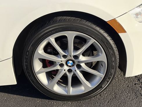 Used 2007 BMW Z4 3.0i RWD image 3