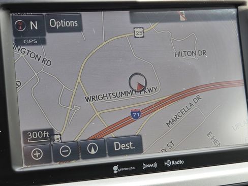 Used 2019 Toyota Highlander XLE AWD/4WD image 13