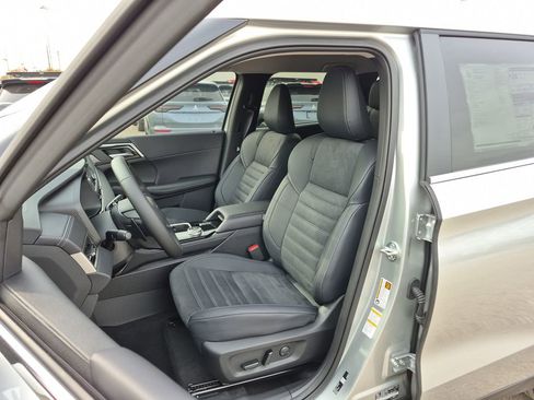 Used 2026 Chevrolet Trax LS FWD image 50