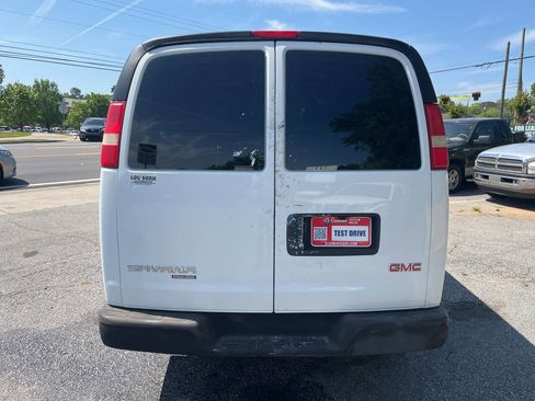 Used 2011 GMC Savana 1500 image 7