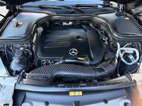 Used 2020 Mercedes-Benz GLC 300 4MATIC w/ Parking Assistance Package image 15