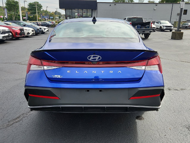 Used 2025 Hyundai Elantra Sport w/ Cargo Package FWD image 5