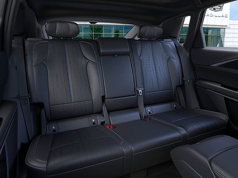 New 2026 Cadillac Lyriq Luxury AWD/4WD image 17