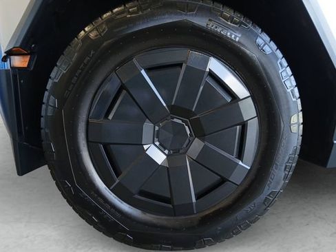 Used 2025 Tesla Cybertruck AWD Crew Cab image 24