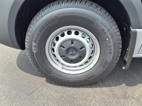 New 2025 Mercedes-Benz Sprinter 2500 image 10