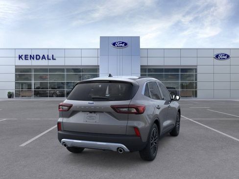 Used 2025 Ford Escape SE FWD image 8