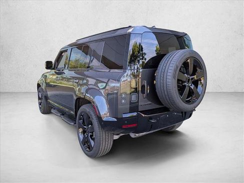 New 2026 Land Rover Defender 110 X-Dynamic SE image 8