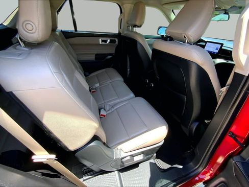Used 2020 Ford Explorer XLT w/ Equipment Group 202A RWD image 19
