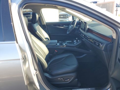 Certified 2023 Lincoln Nautilus Reserve image 9