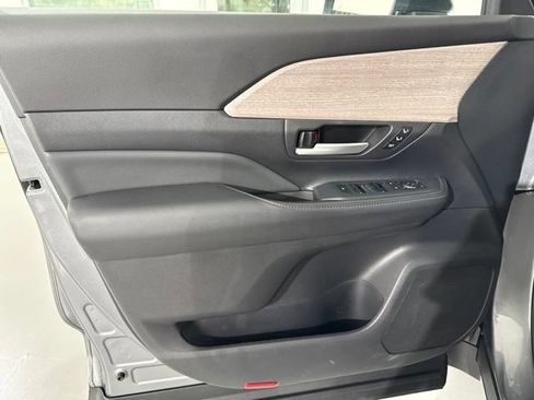 Used 2025 Toyota Grand Highlander AWD Hybrid image 19