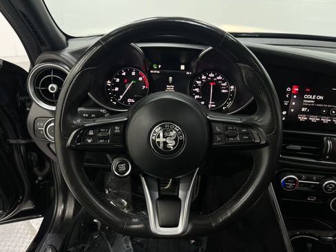 Used 2022 Alfa Romeo Giulia Ti AWD/4WD image 22