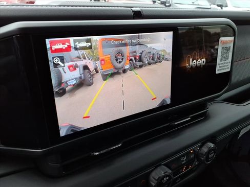 New 2025 Jeep Gladiator Rubicon w/ Convenience Group image 24