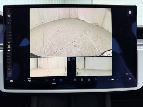 Used 2023 Tesla Model X Plaid image 32