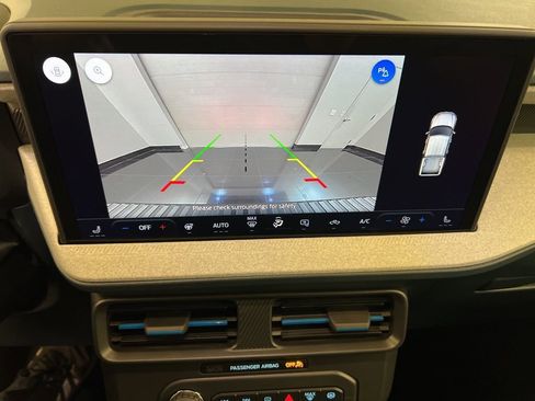 New 2025 Ford Maverick XLT w/ XLT Luxury Package image 11