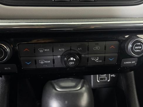 Used 2022 Jeep Compass Limited AWD/4WD image 22