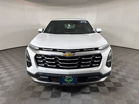 Used 2025 Chevrolet Equinox LT AWD/4WD image 2