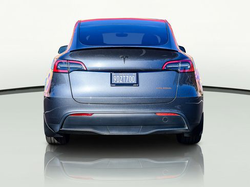 Used 2023 Tesla Model Y Long Range image 28