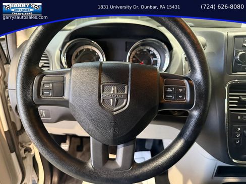 Used 2017 Dodge Grand Caravan SE FWD image 17