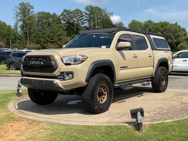 Used 2019 Toyota Tacoma TRD Off-Road AWD/4WD image 3