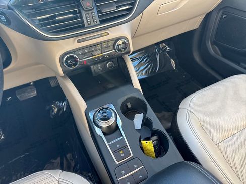 Used 2020 Ford Escape Titanium image 43