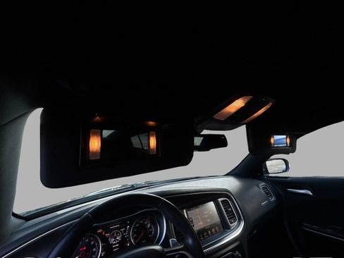 Used 2015 Dodge Charger R/T RWD image 33