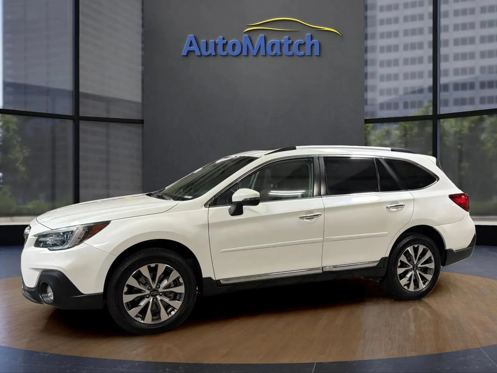 Used 2018 Subaru Outback 3.6R Touring w/ Popular Package #3 AWD/4WD image 5