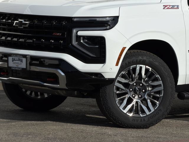 New 2026 Chevrolet Suburban Z71 w/ Comfort Package AWD/4WD image 7