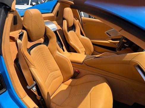 Used 2021 Chevrolet Corvette Stingray Premium Conv w/ Z51 Performance Package RWD image 10