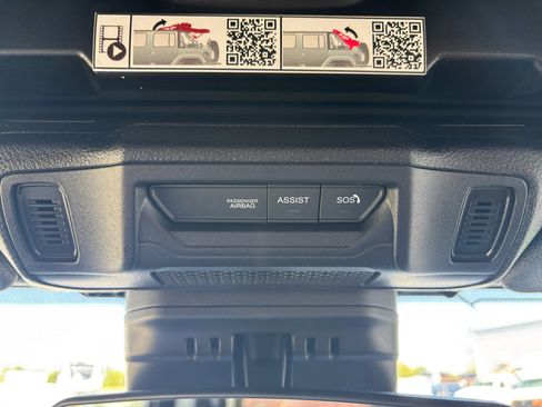 Used 2024 Jeep Wrangler Unlimited image 30