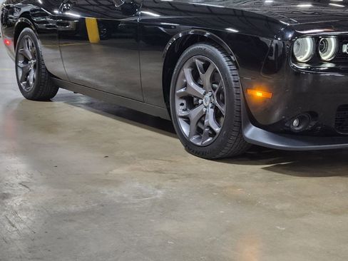 Used 2019 Dodge Challenger GT w/ Driver Convenience Group image 16