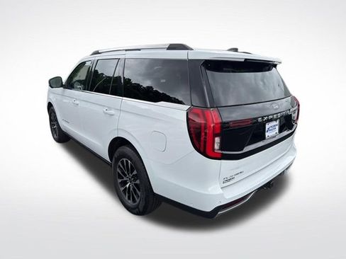 Used 2025 Ford Expedition Platinum AWD/4WD image 4