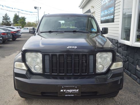 Used 2010 Jeep Liberty Sport image 7