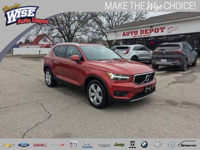Used 2021 Volvo XC40 T4 Momentum
