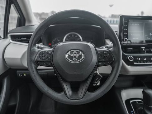 Used 2020 Toyota Corolla LE image 24