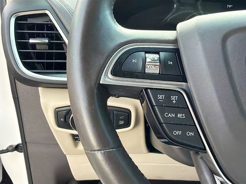 Used 2019 Lincoln Nautilus Select FWD image 35