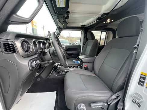Used 2022 Jeep Gladiator Willys image 28