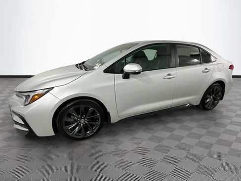 Used 2025 Toyota Corolla SE FWD image 4