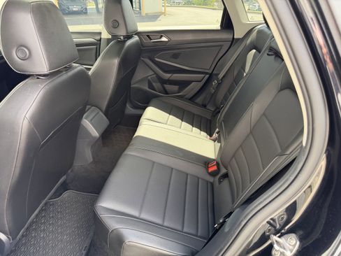 Used 2022 Volkswagen Jetta SE FWD image 26
