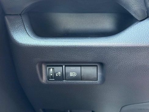 Used 2025 Toyota RAV4 LE AWD/4WD image 30