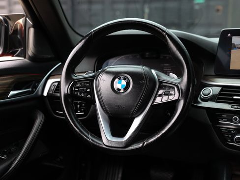 Used 2021 BMW 540i w/ Premium Package RWD image 34