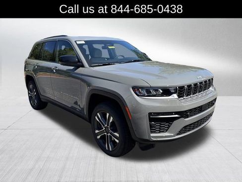 New 2027 Jeep Grand Cherokee Limited AWD/4WD image 3