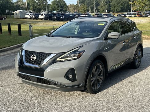 Used 2023 Nissan Murano Platinum w/ Cargo Package FWD image 1