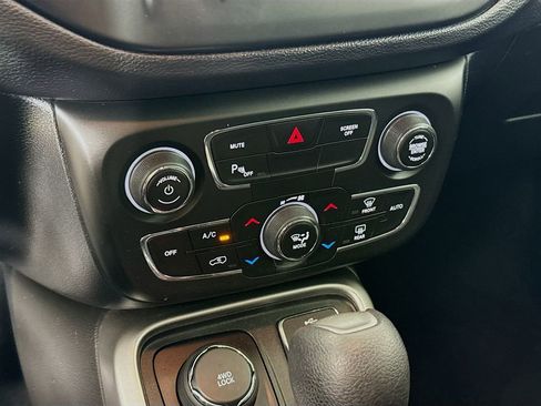 Used 2018 Jeep Compass Sport w/ Tech Group AWD/4WD image 18
