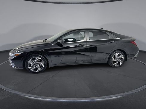 Certified 2025 Hyundai Elantra SEL FWD image 5