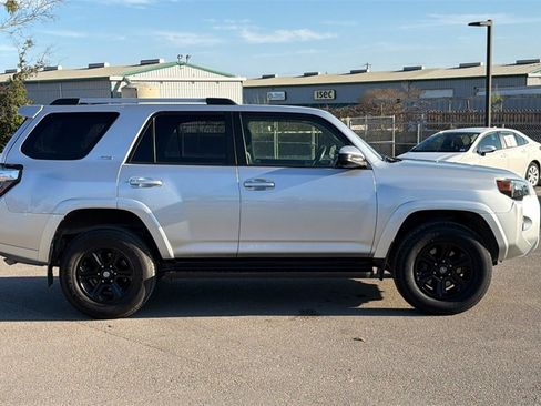 Used 2020 Toyota 4Runner SR5 image 7