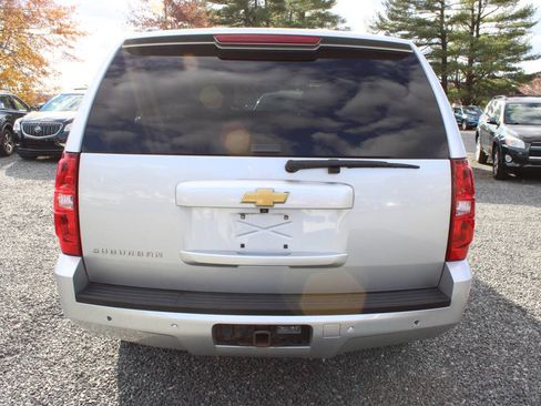Used 2014 Chevrolet Suburban LS image 8