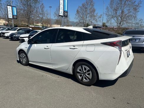 Used 2018 Toyota Prius Two w/ Prius Two Safety Plus Package image 4